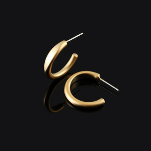 Minimalist Semi-flat Curve Huggie Stud Earrings