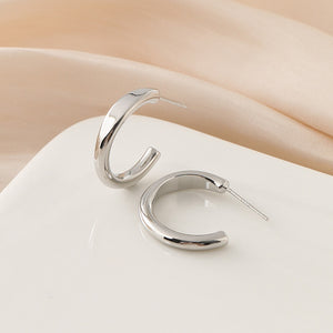 Minimalist Semi-flat Curve Huggie Stud Earrings