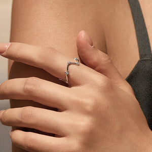 Moissanite Geometric Irregular Line Band Ring