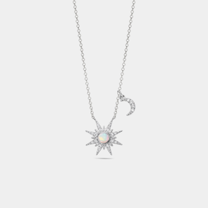 Halskette mit Opal-Anhänger in Form von Sonne und Mond