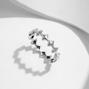 Vintage Star Motif Textured Linked Band Ring