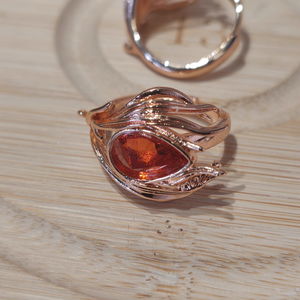 Anello a bypass ispirato a fiamma delicata