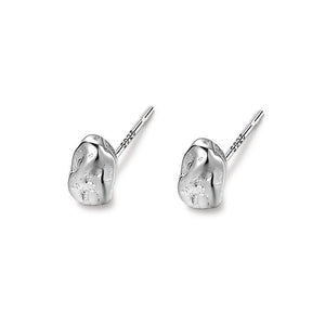Petites boucles d'oreilles puces irrégulières en forme de haricot