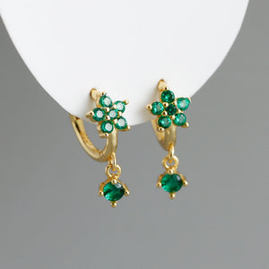 Boucles d'oreilles créoles en forme de fleur avec pierres précieuses colorées