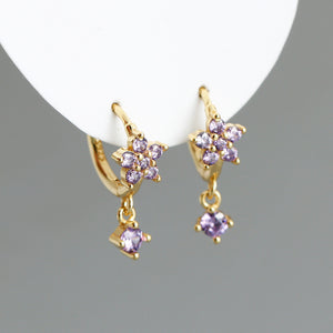 Boucles d'oreilles créoles en forme de fleur avec pierres précieuses colorées