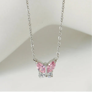 Zarte Schmetterlingsanhänger-Halskette