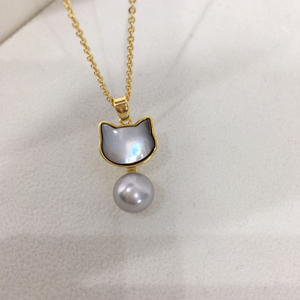 Mother of Pearl Cat Pendant Necklace
