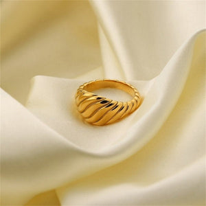 Chunky Croissant Textured Twisted Band Ring - Perimade & Co.