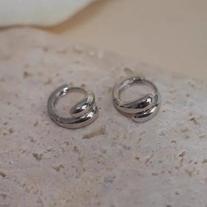 Dainty Interlock Overlap Huggie Hoop Earrings - Perimade & Co.