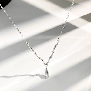 Dainty Liquid Wave Teardrop Charm Necklace - Perimade & Co.