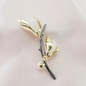 Dainty Magnolia Flower Pearl Statement Brooch - Perimade & Co.