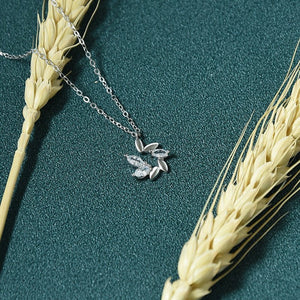 Dainty Marquise Leaf Wreath Charm Necklace - Perimade & Co.