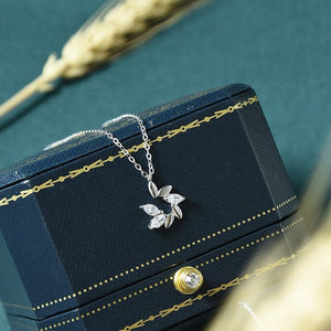 Dainty Marquise Leaf Wreath Charm Necklace - Perimade & Co.