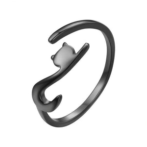 Black cat-shaped ring on a white background