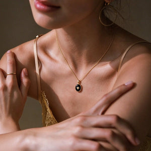 Dainty Oval Black Onyx Floral Charm Necklace - Perimade & Co.