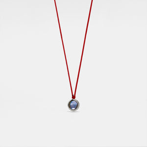 Halskette mit individueller Fotoprojektion aus rotem Seil