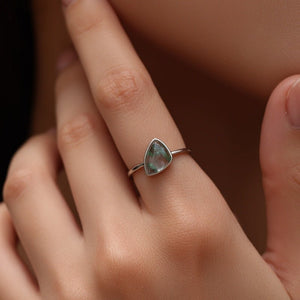 Irregular Triangle Green Moss Agate Band Ring - Perimade & Co.