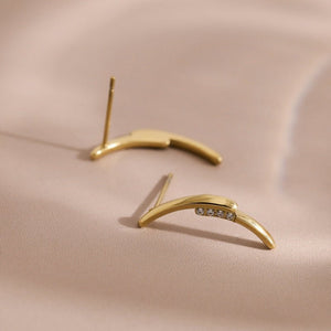 Minimalist Moon Curved Arc Bar Stud Earrings - Perimade & Co.