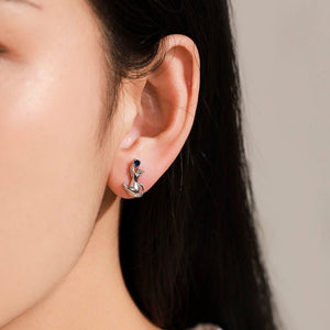 Playful Cat Sapphire Blue Stone Stud Earrings - Perimade & Co.