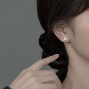 Small Pearl Flower Wedding Stud Earrings - Perimade & Co.