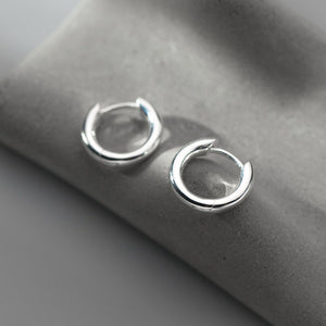 Small Silver Minimalist Hoop Earrings - Perimade & Co.