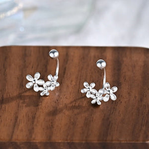 Tiny Daisy Floral Curved Lobe Hugger Earrings - Perimade & Co.
