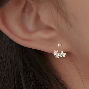 Tiny Daisy Floral Curved Lobe Hugger Earrings - Perimade & Co.