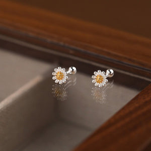 Tiny Daisy Flower Screw Back Stud Earrings - Perimade & Co.