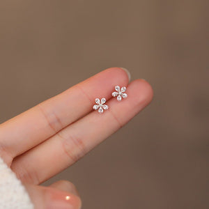 Tiny Small Flower Cartilage Stud Earrings - Perimade & Co.
