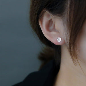 Tiny Small Snowflake Flower Stud Earrings - Perimade & Co.