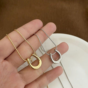 U - Shaped Horseshoe Pendant Necklace - Perimade & Co.