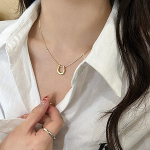 U - Shaped Horseshoe Pendant Necklace - Perimade & Co.