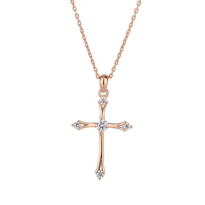 Collier avec pendentif en forme de croix délicate
