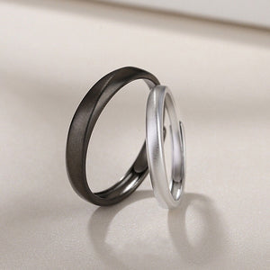 Mobius Strip Couple Matching Band Ring