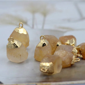 Natural Crystal Raw Stone Pendant Necklace - Perimade & Co.